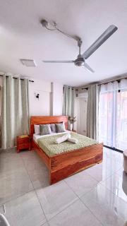 Pearl suite Bamburi Studio Aircon Pool & balcony - 5