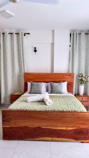 Pearl suite Bamburi Studio Aircon Pool & balcony - 3