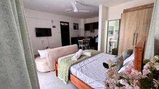 Pearl suite Bamburi Studio Aircon Pool & balcony - 2