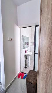 Pearl suite Bamburi Studio Aircon Pool & balcony - 1