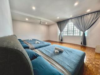 Johor Bahru JB Mahkota -- Family Retreat & Pool Table #5BR4B 16pax by Cowidea - 4