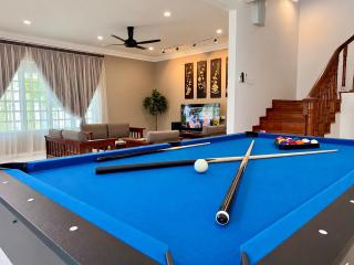 Johor Bahru JB Mahkota -- Family Retreat & Pool Table #5BR4B 16pax by Cowidea - 8