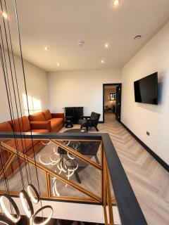 Leeds Most Stunning Building - Sleeps 30 - 8