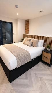 Leeds Most Stunning Building - Sleeps 30 - 5