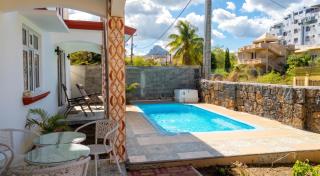 Elegant Apartment Flic en Flac + Pool - 0