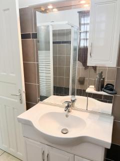 Studio cosy à Sainte-Rose, 54 m² avec entrée privée - 8