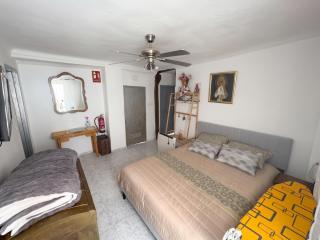 House in Diezma with Fireplace and Terrace - 1