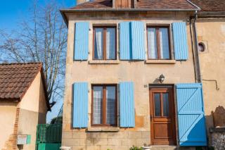 Maison accueillante à Saint-Amand-en-Puisaye avec jardin - 0