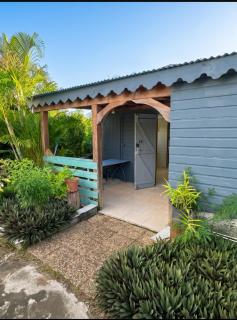 Bungalow cosy à Sainte-Anne avec jardin - 8