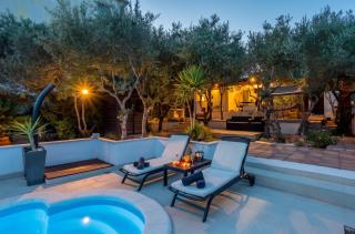 Charming House in Stari Grad - 2