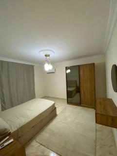 Elegant Modern Apartment - 8
