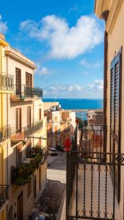 Spacious apartment with sea view in Castellammare del Golfo - 0
