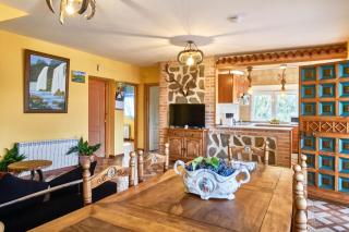 Spacious villa with pool in Porzuna - 90 m² and mountain view - 6
