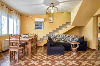 Spacious villa with pool in Porzuna - 90 m² and mountain view - 1