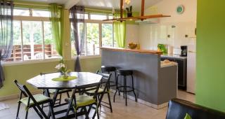 Maison douce à Rivière-Salée avec vue sur jardin & montagne - 8