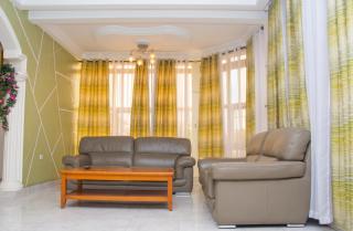 Appartement spacieux à Kinshasa avec balcon - 8