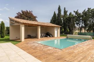 Villa spacieuse à Saint-Laurent-la-Vernède avec piscine - 0