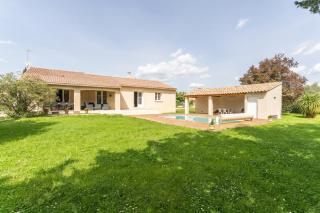 Villa spacieuse à Saint-Laurent-la-Vernède avec piscine - 9