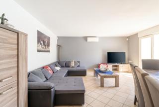 Villa spacieuse à Saint-Laurent-la-Vernède avec piscine - 7