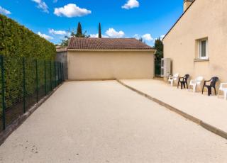 Villa spacieuse à Saint-Laurent-la-Vernède avec piscine - 4