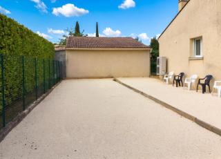 Villa spacieuse à Saint-Laurent-la-Vernède avec piscine - 1