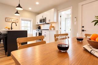 Jennifer's Elegant & Cozy Broadway Walkable Stay - 1