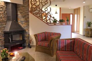 Spacious House in Cretas with Mountain View - 8