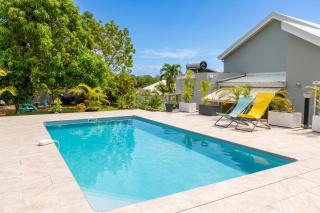 Maison agréable avec piscine à Sainte-Rose, 140 m² - 1