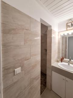 Maison avec terrasse à Grand-Bourg de 30 m² - 1