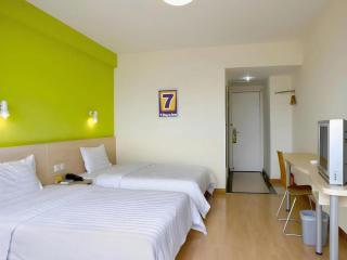 GreenTree Inn Anhui Anqing Taihu East Renmin Road Cultural Expo Park Express Hotel - 6
