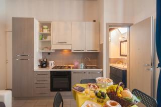 Charming Apartment in Trani with City View and Parking. - 8