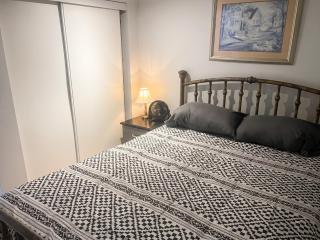 Comfortable apartment in Gatineau 74 m² with city view - 9