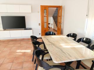 Bright Villa in Vidreres with Private Pool and Jacuzzi - 4