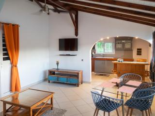 Maison charmante avec piscine à Petit-Bourg. - 8