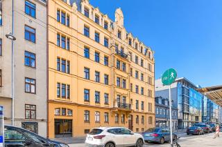 Modern Art Nouveau Apartment near Old Town - 9