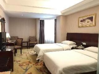 Vienna Hotel Shenzhen Bijiashan Yinhu Metro Station - 2