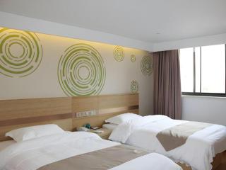 GreenTree Inn Shanghai Minhang Beiqiao Subway Station Express Hotel - 8