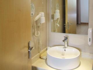 GreenTree Inn Shanghai Minhang Beiqiao Subway Station Express Hotel - 1