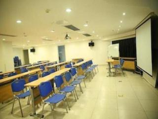 GreenTree Inn Suzhou Xiangcheng Energy Island - 7