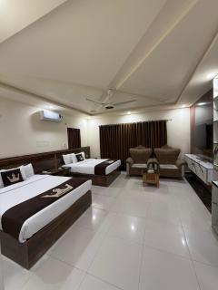The Best Stay Near Centaurus Mall Islamabad - 3
