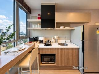 Rhythm Sathorn l 300m to BTS l Pool and Sauna - 8