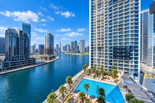 Vogue Vacation Homes, Business Bay Damac Maison Prive near Burj Khalifa and Dubai Mall, Studio Apartment with Canal and City View, Access to all Amenities - 0