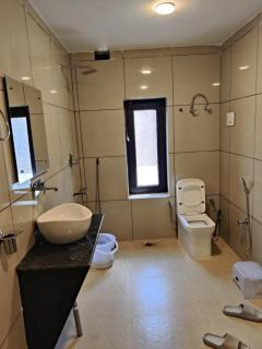 The Glass House Inn - 8