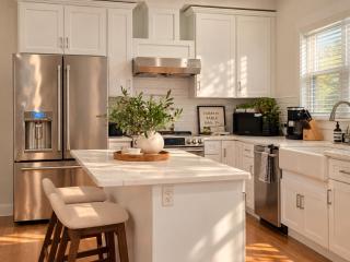 East Side 3BR Home near Brown & Miriam Hospital - 4
