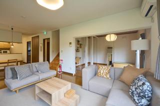 TOYA Lakeside Villa Kohan - 8