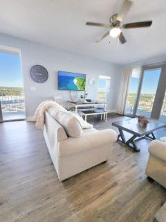 Laketown Wharf 1238 - Brand New End Unit With Wrap Around Balcony - 0