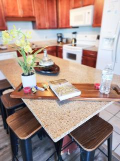 Laketown Wharf 1238 - Brand New End Unit With Wrap Around Balcony - 4