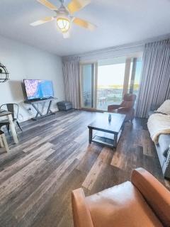 BEAUTIFUL 3 BD Laketown Wharf 1133- Best Amenities! - 9