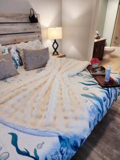 BRAND NEW!Laketown Wharf 233! Beautiful 3 BD, Great Amenities, And Great Location - 2