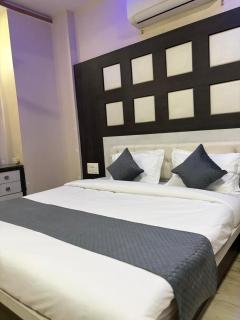 Bhavyam Palace A Luxury AC Homestay - 5
